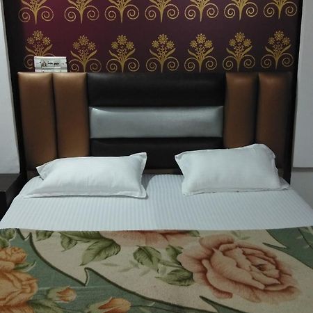 Hotel Euro International Yeni Delhi Dış mekan fotoğraf