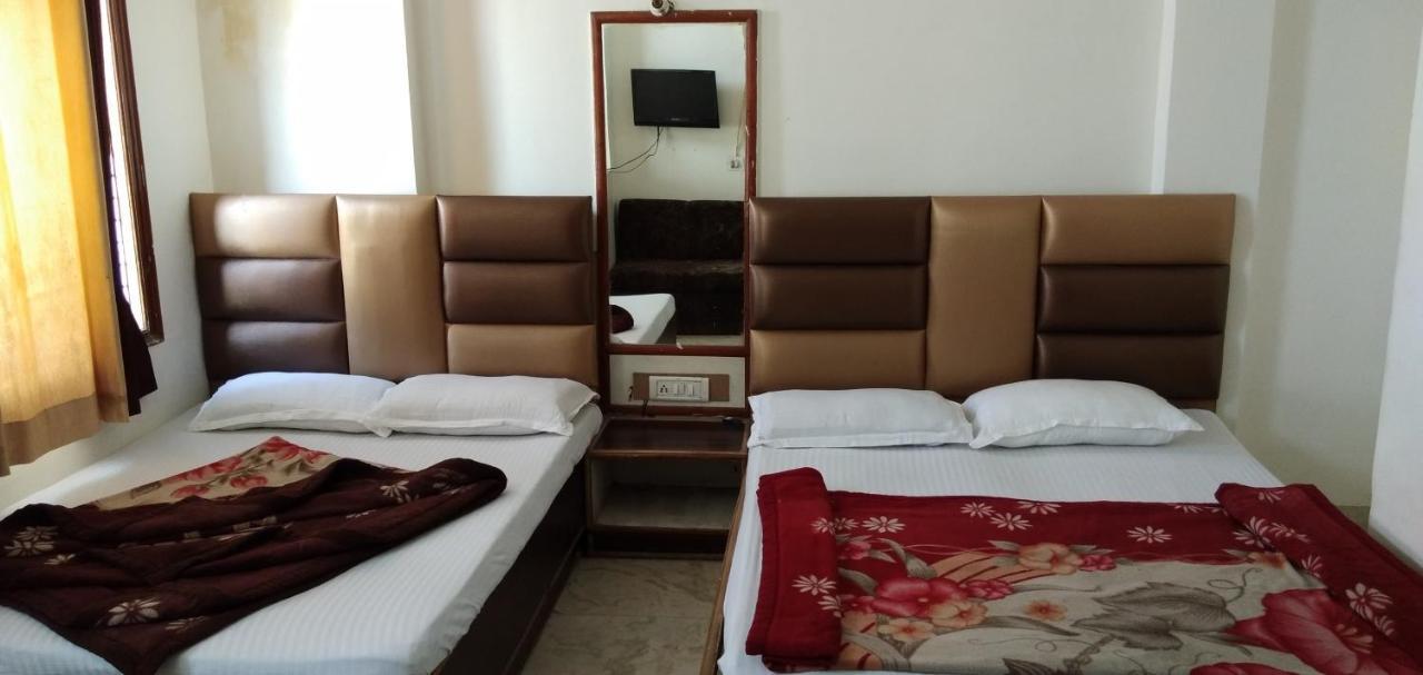 Hotel Euro International Yeni Delhi Dış mekan fotoğraf