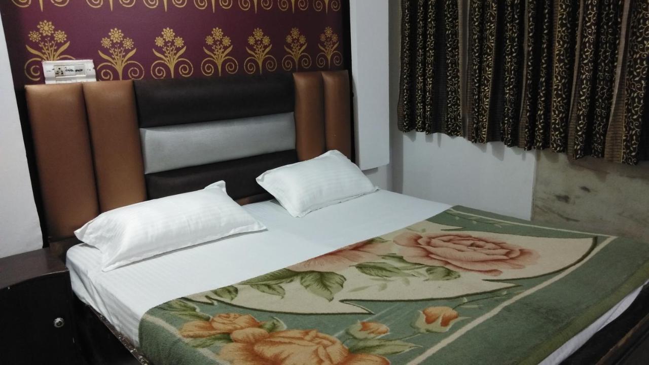 Hotel Euro International Yeni Delhi Dış mekan fotoğraf