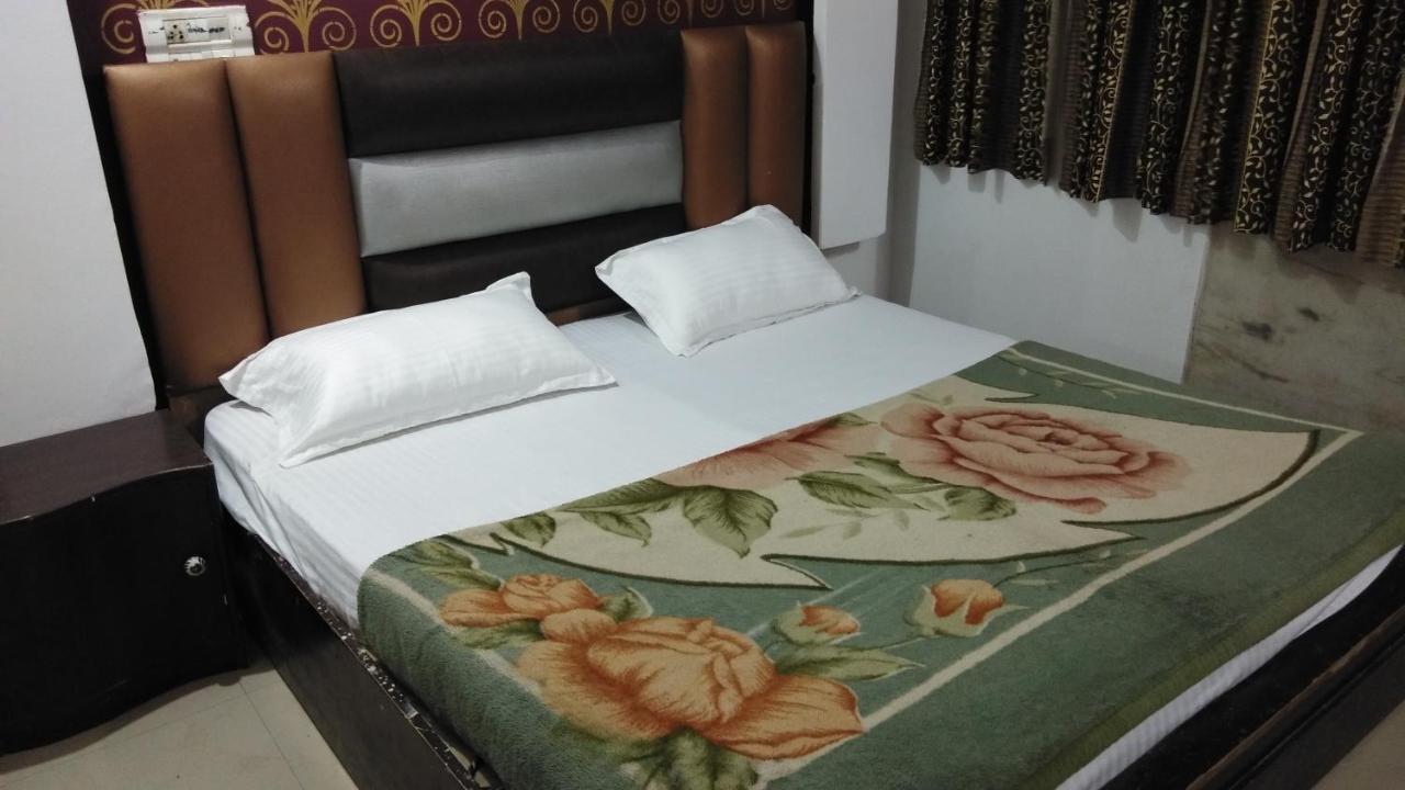 Hotel Euro International Yeni Delhi Dış mekan fotoğraf